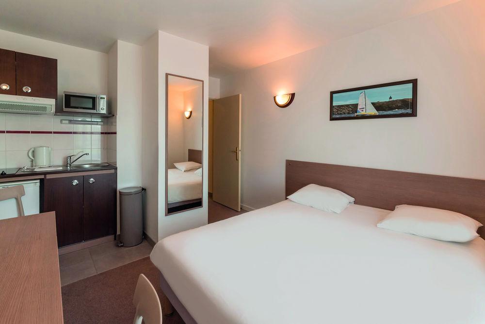 Comfort Aparthotel Versailles, St Cyr L'Ecole Saint-Cyr-lʼÉcole Eksteriør bilde