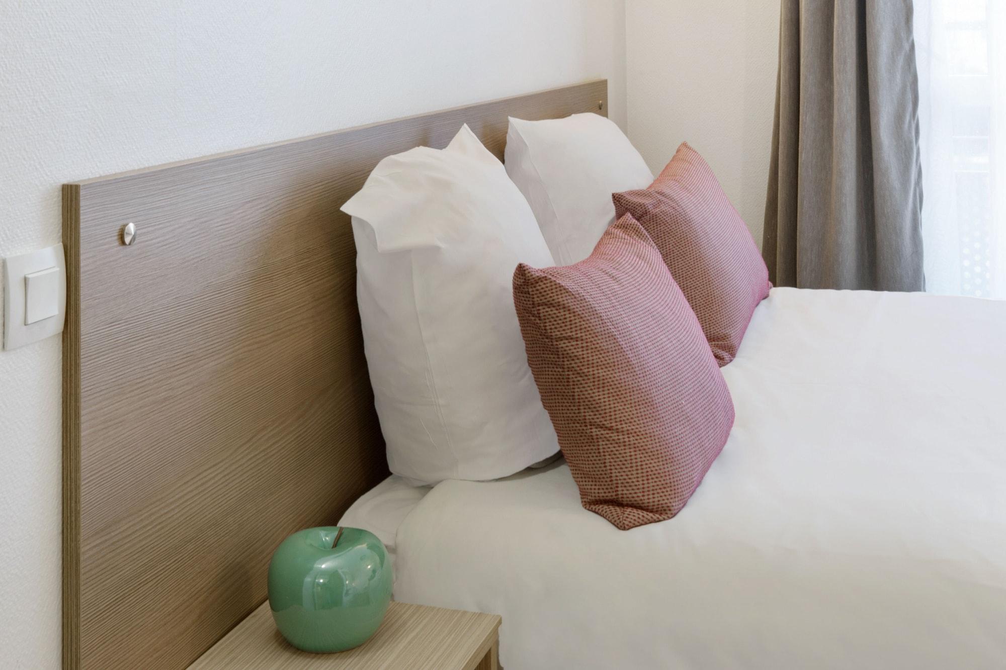 Comfort Aparthotel Versailles, St Cyr L'Ecole Saint-Cyr-lʼÉcole Eksteriør bilde
