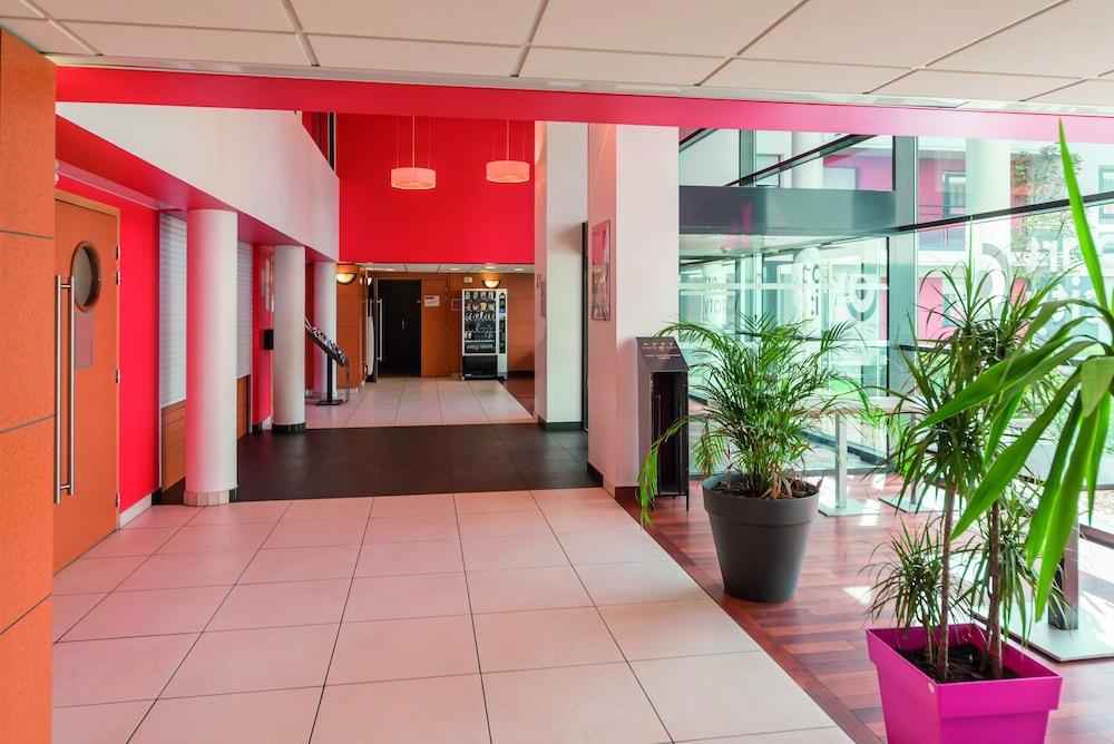 Comfort Aparthotel Versailles, St Cyr L'Ecole Saint-Cyr-lʼÉcole Eksteriør bilde