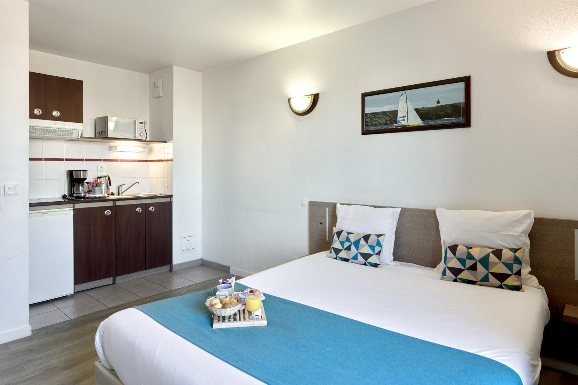 Comfort Aparthotel Versailles, St Cyr L'Ecole Saint-Cyr-lʼÉcole Eksteriør bilde