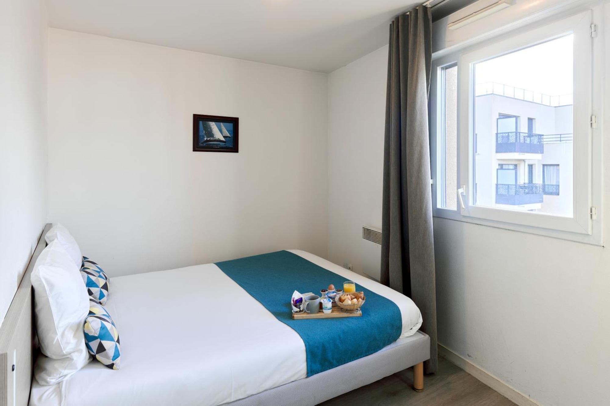 Comfort Aparthotel Versailles, St Cyr L'Ecole Saint-Cyr-lʼÉcole Eksteriør bilde
