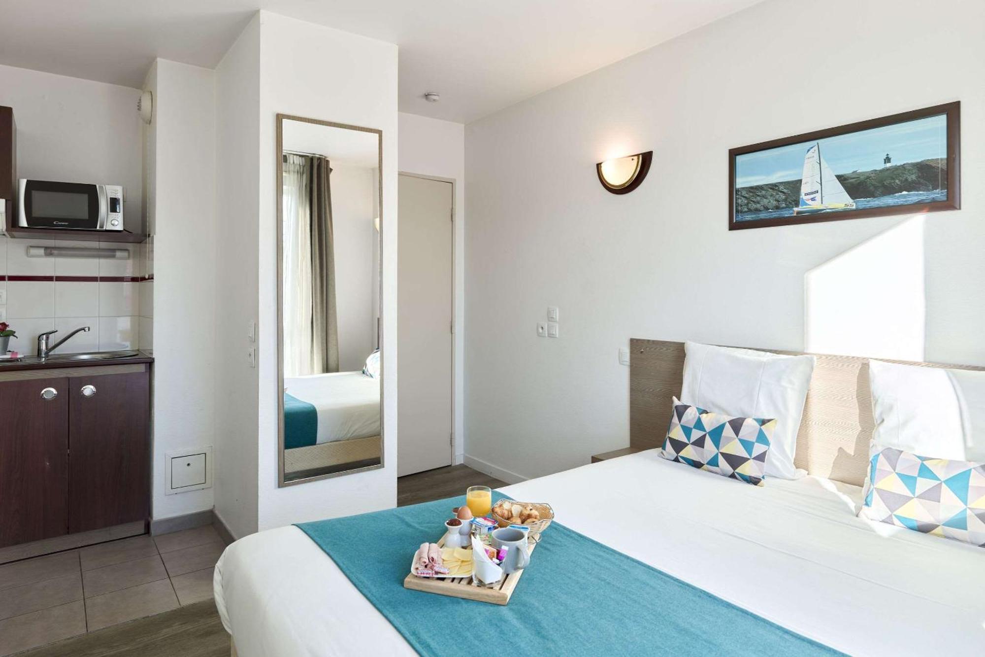 Comfort Aparthotel Versailles, St Cyr L'Ecole Saint-Cyr-lʼÉcole Eksteriør bilde